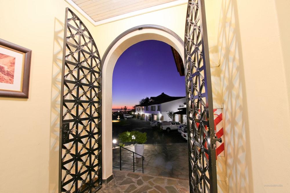 Hotel Thule Windhoek Extérieur photo
